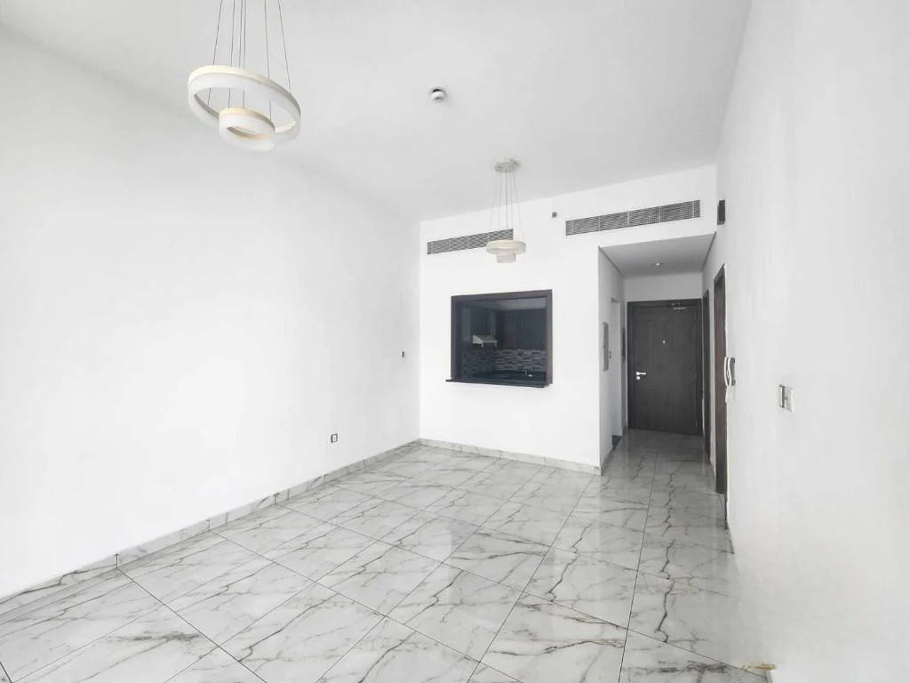 2 BR Near Metro Flexible cheques, Dubai